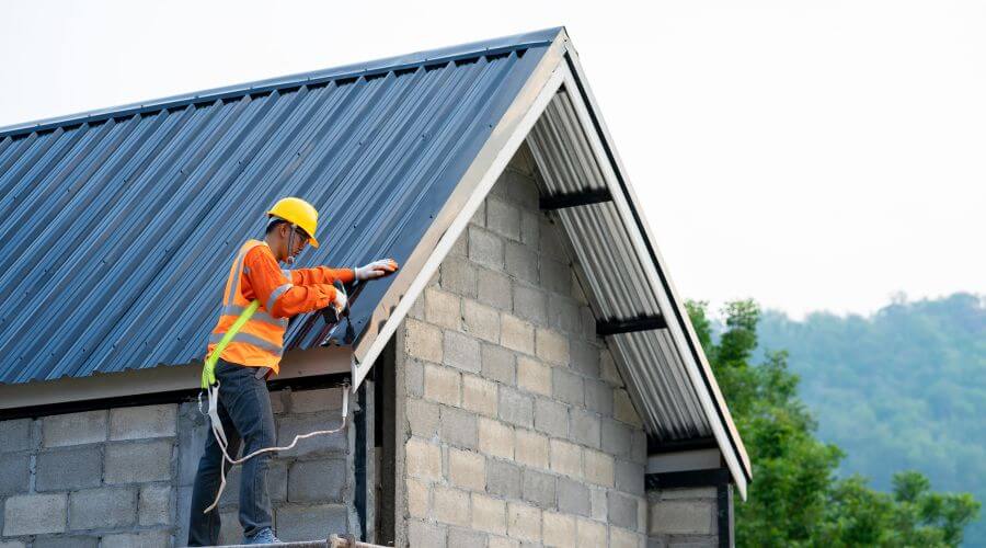 Expert Emergency Roof Repairs services in Falfurrias, TX